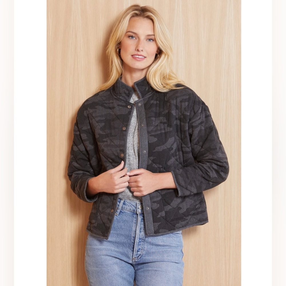 Z Supply Maya Camo Quilted Jacket - Xs. View 4